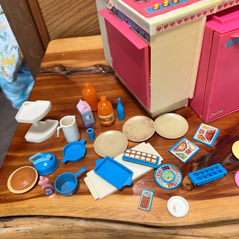 Vtg Mattel 1984 Barbie Dream Kitchen Playset Accessory Lot Food Pots Pans Dishes - Picture 8 of 16